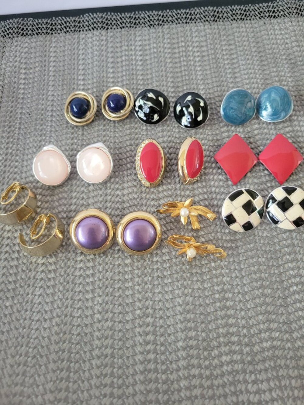 10 Pair of Screwback Clip On Gold Tone Silver Tone Fashion Costume Earrings Lot